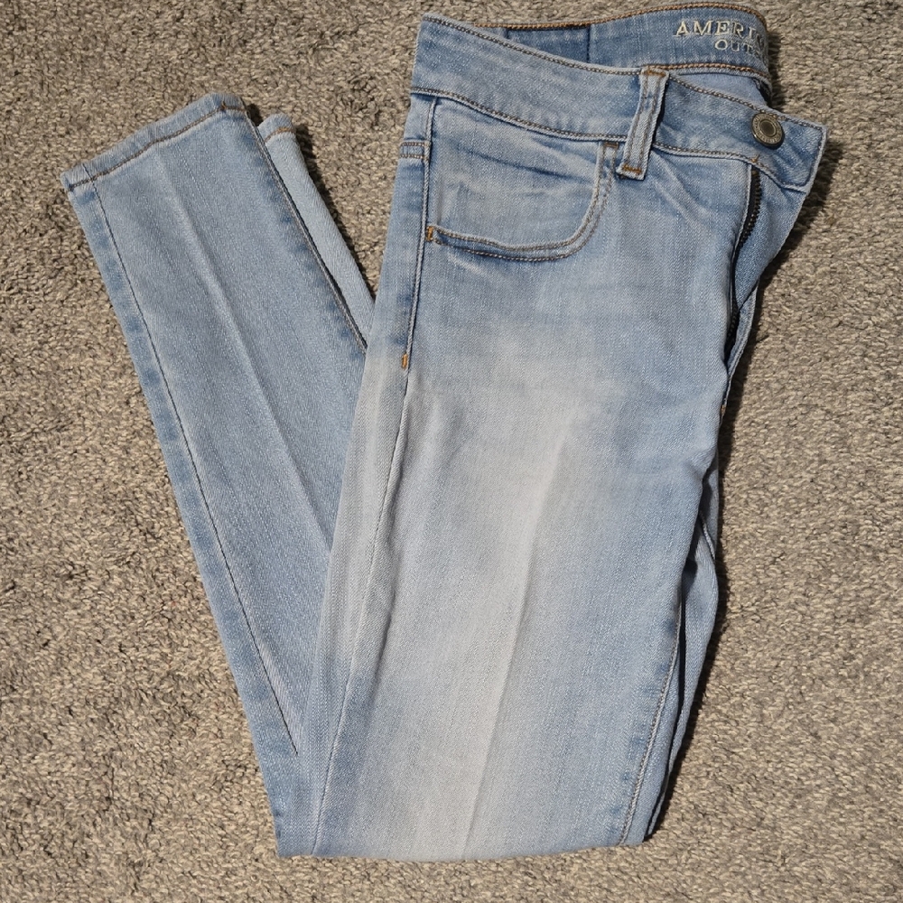 American Eagle Outfitters Light Wash Skinny Jeans